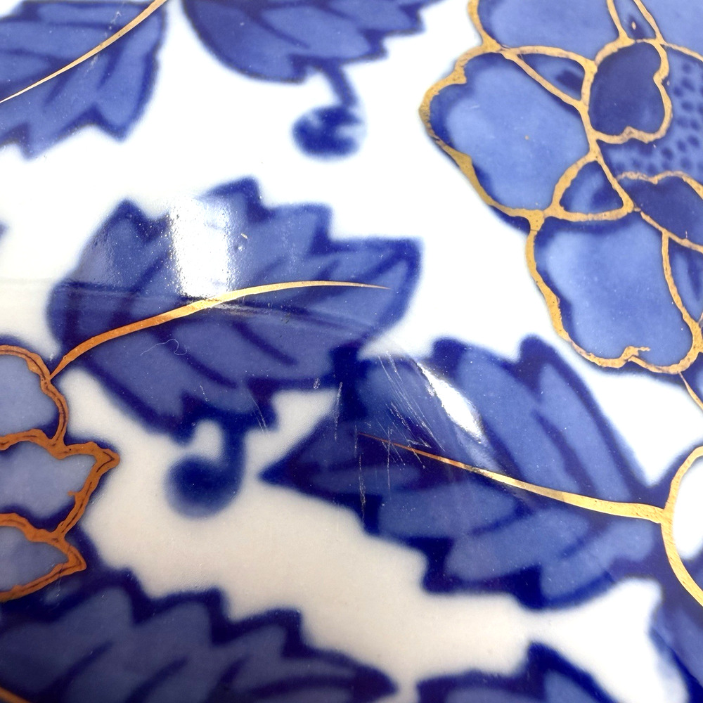 Vintage Blue White Floral Porcelain Trinket Box Gold Detail Lidded Jewelry Box - Picture 10 of 16